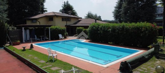 Villa de 7 habitaciónes en Mozzo, Italy No. 6540 15