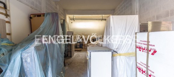 1 room Garage in Rome, Italy No. 105565 4