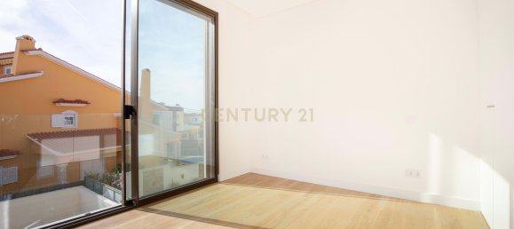 4 bedrooms Villa in Cascais, Portugal No. 170529 18