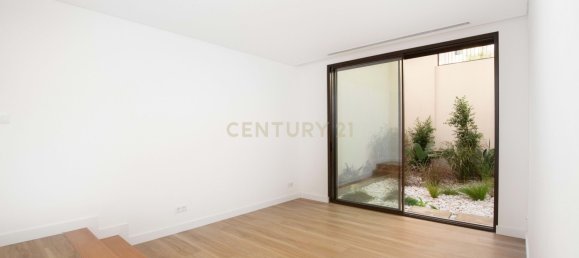 4 bedrooms Villa in Cascais, Portugal No. 170529 26