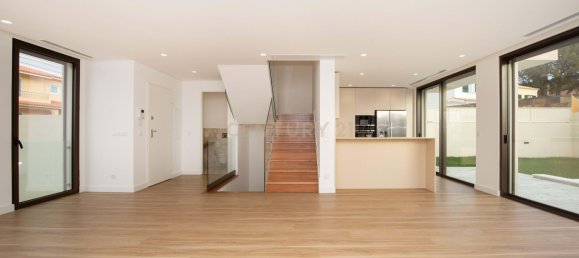 4 bedrooms Villa in Cascais, Portugal No. 170529 8