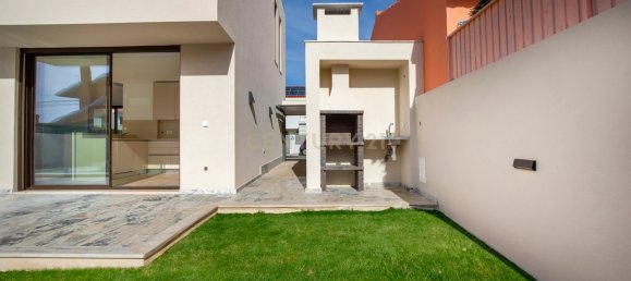 4 bedrooms Villa in Cascais, Portugal No. 170529 3