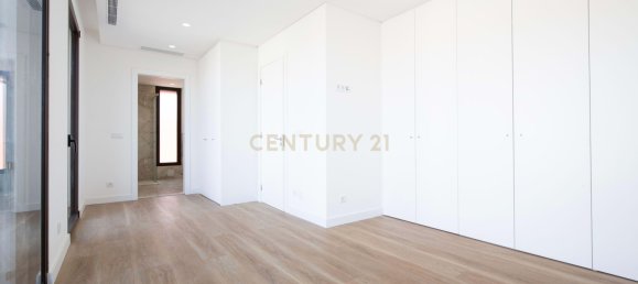 4 bedrooms Villa in Cascais, Portugal No. 170529 15