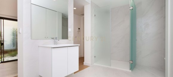 4 bedrooms Villa in Cascais, Portugal No. 170529 25