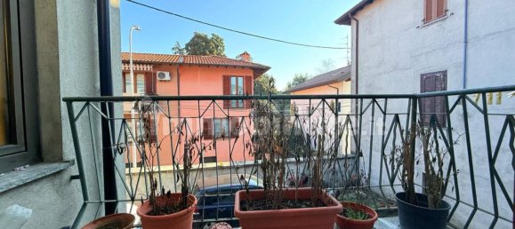 4 bedrooms Villa in Cermenate, Italy No. 170440 7