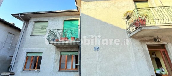 4 bedrooms Villa in Cermenate, Italy No. 170440 10