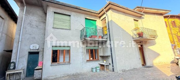 4 bedrooms Villa in Cermenate, Italy No. 170440 16