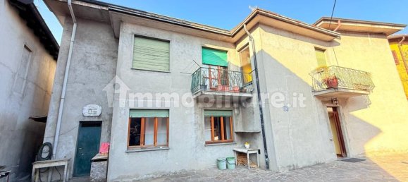 4 bedrooms Villa in Cermenate, Italy No. 170440 14