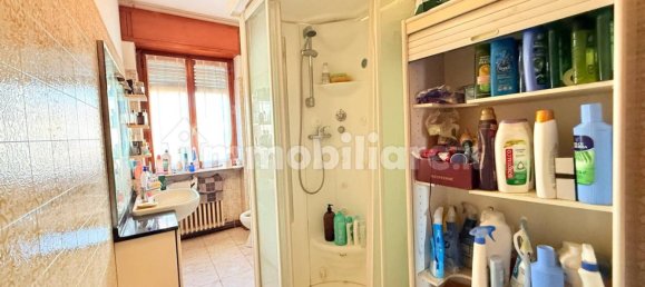 4 bedrooms Villa in Cermenate, Italy No. 170440 8