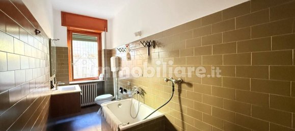 4 bedrooms Villa in Cermenate, Italy No. 170440 44