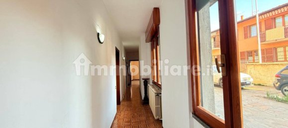 4 bedrooms Villa in Cermenate, Italy No. 170440 40