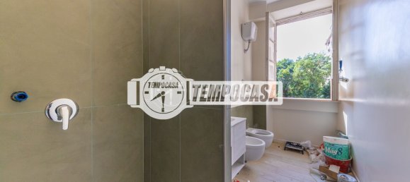 2 rooms Apartment in Rome, Italy No. 266235 3