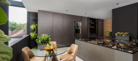 5 bedrooms Villa in Benahavis, Spain No. 10209 4