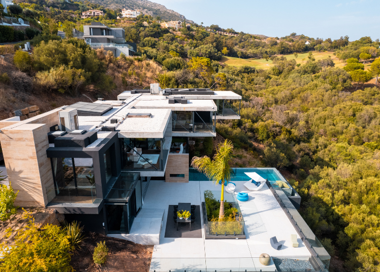 5 bedrooms Villa in Benahavis, Spain No. 10209