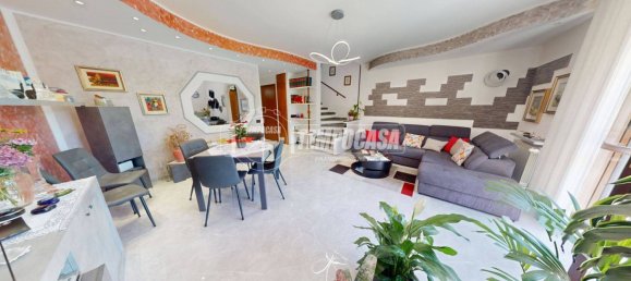 3 bedrooms House in Cadorago, Italy No. 296796 3