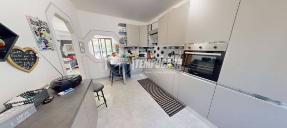 3 bedrooms House in Cadorago, Italy No. 296796 7