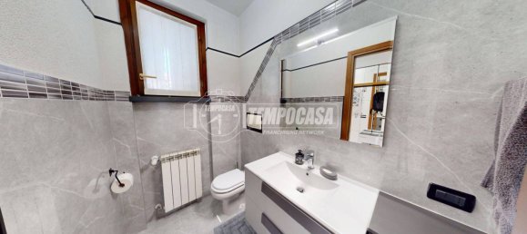 3 bedrooms House in Cadorago, Italy No. 296796 9