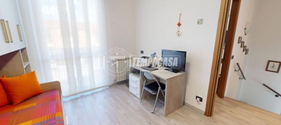 3 bedrooms House in Cadorago, Italy No. 296796 14