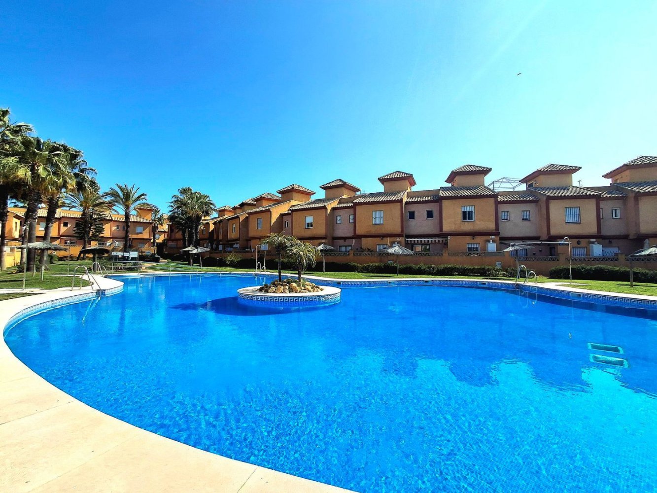 Таунхаус с 3 спальнями в Уэльва, Испания № 153097