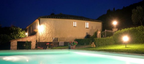 3 bedrooms House in Sarteano, Italy No. 395 4