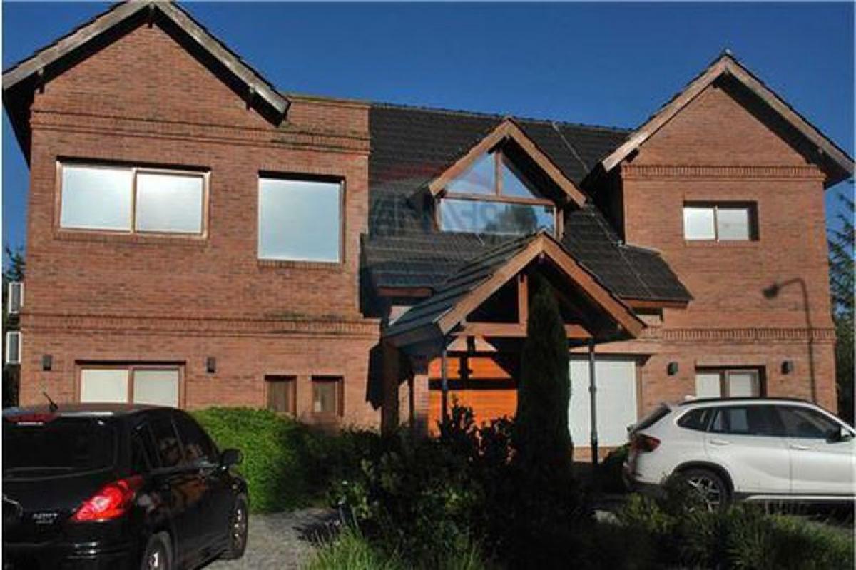 5 bedrooms House in Ezeiza, Argentina No. 1841