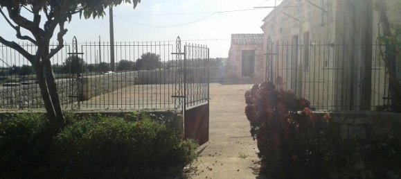 8 rooms House in Modica, Italy No. 139556 3