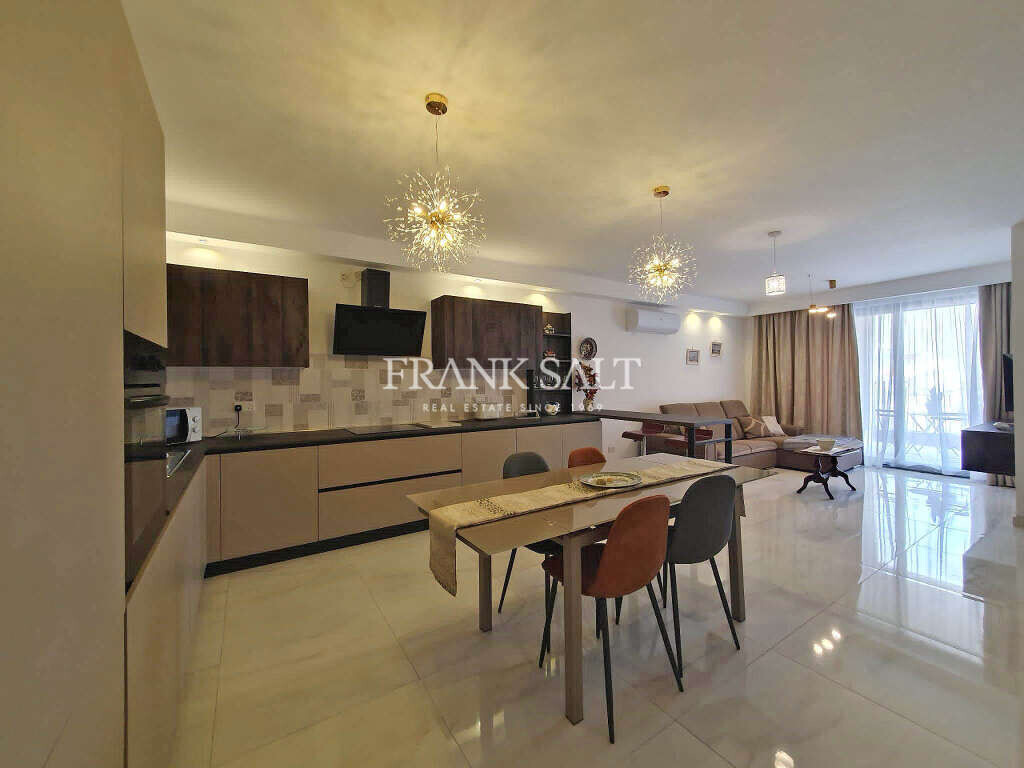 3 bedrooms Apartment in Pembroke, Malta No. 7329