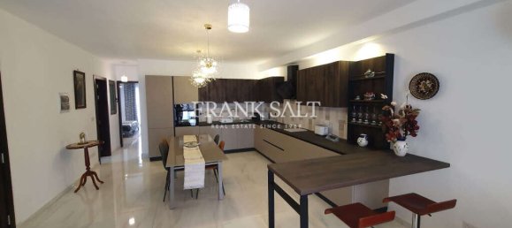 3 bedrooms Apartment in Pembroke, Malta No. 7329 5