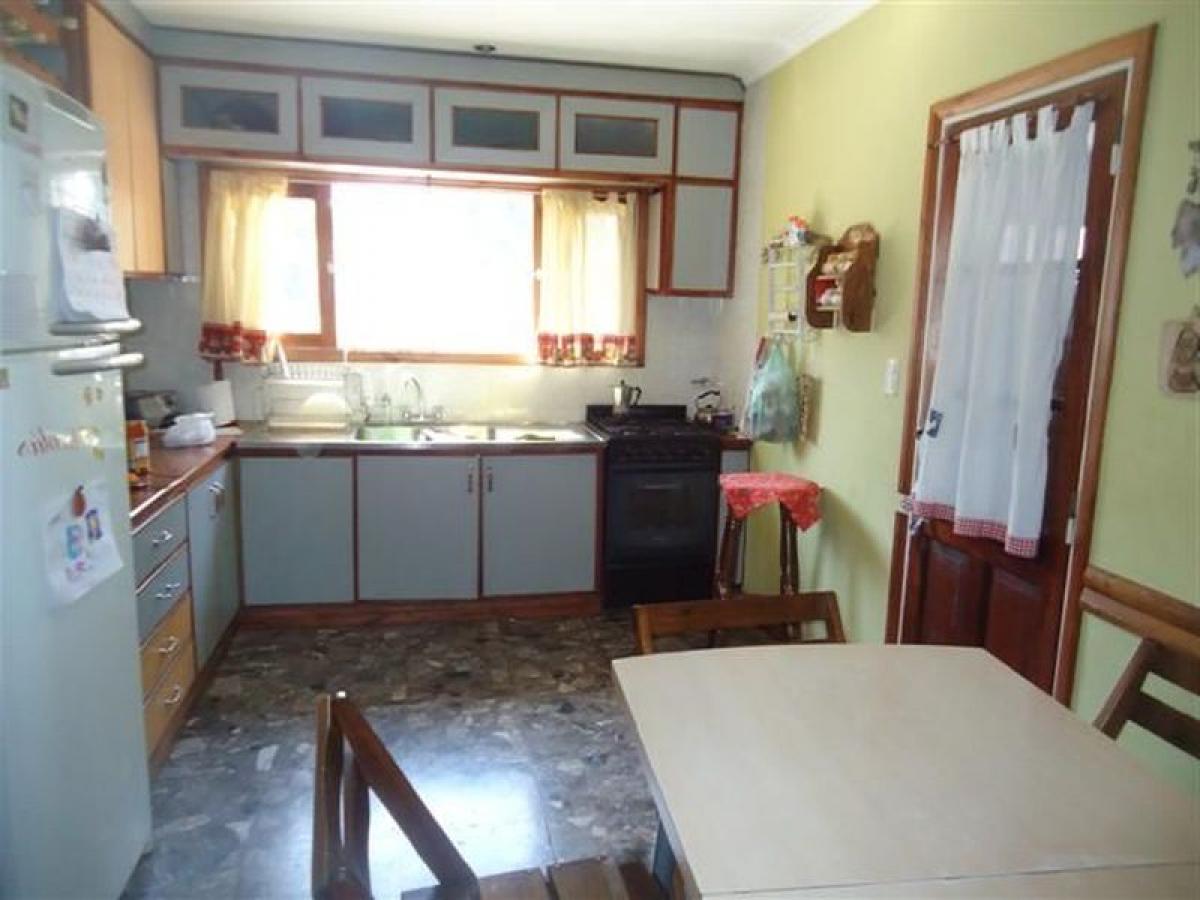 5 bedrooms House in Mar del Plata, Argentina No. 65694