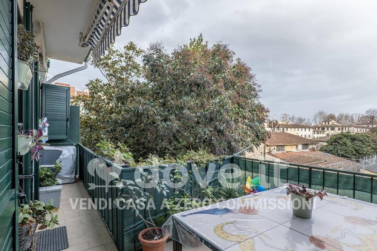 2 bedrooms Apartment in Florence, Italy No. 12751