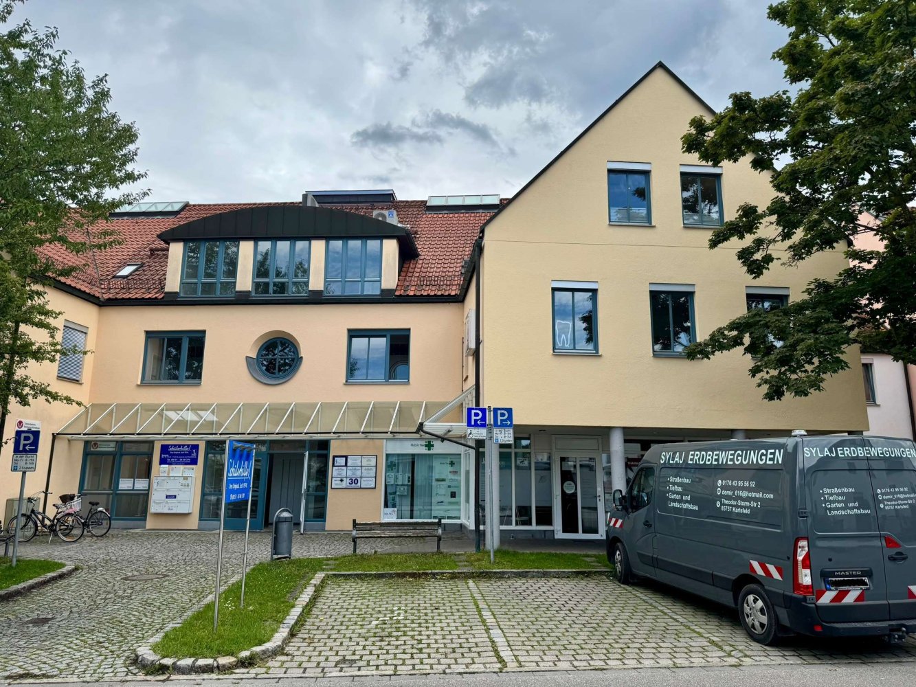 126m² Office in Dachau, Germany No. 261046