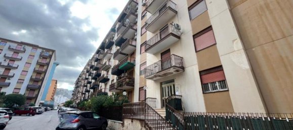 3 rooms Apartment in Palermo, Italy No. 235634 9