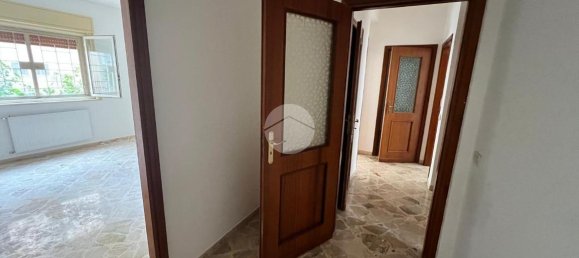 3 rooms Apartment in Palermo, Italy No. 235634 3