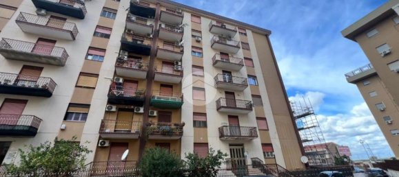 3 rooms Apartment in Palermo, Italy No. 235634 2