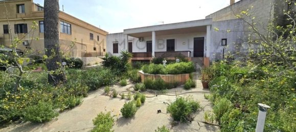 5 rooms Villa in Marsala, Italy No. 52039 4