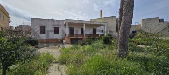 5 rooms Villa in Marsala, Italy No. 52039 3