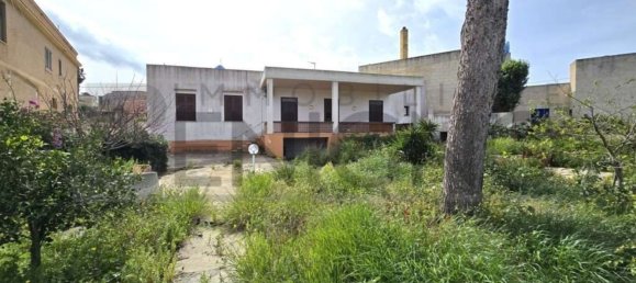 5 rooms Villa in Marsala, Italy No. 52039 5