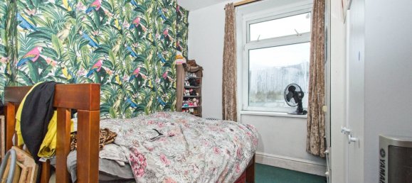  House in Pontypridd, United Kingdom No. 2402 6