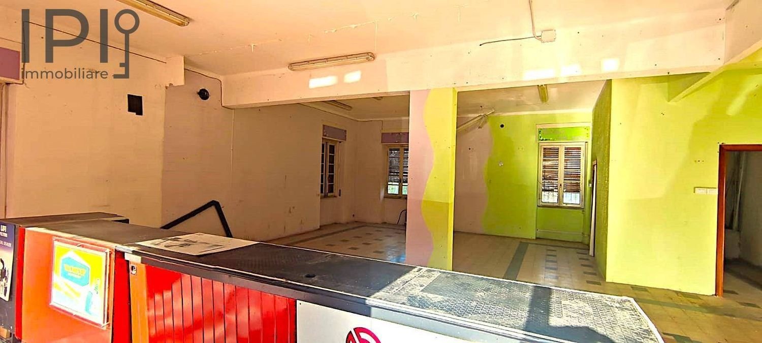 Gewerbliche Immobilie in Carcare, Italy 130m², Nr. 301916
