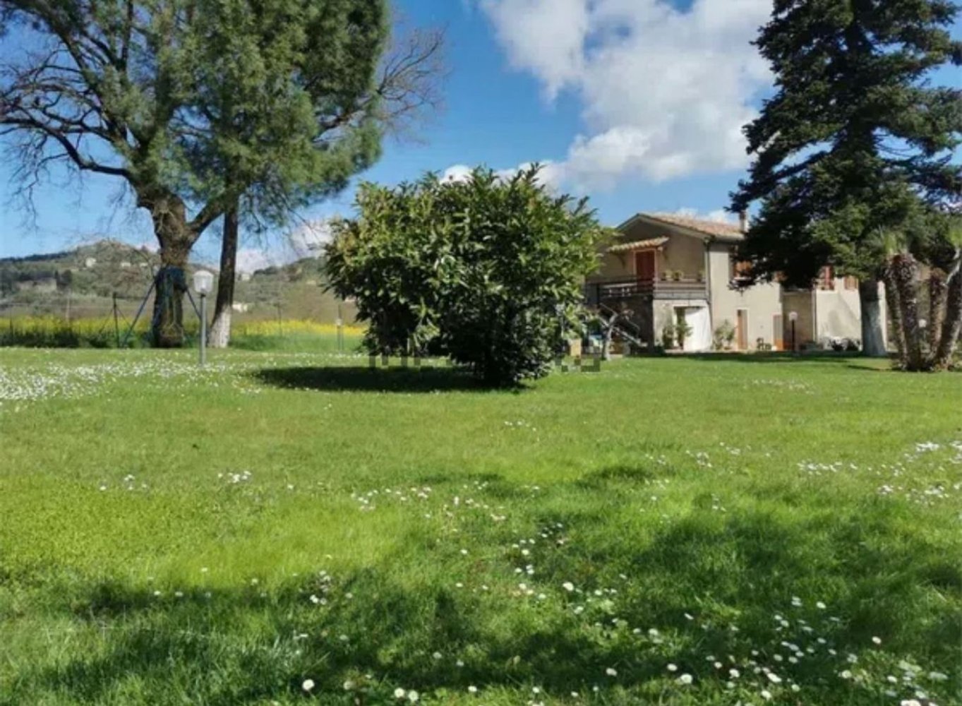 10 rooms House in Magione, Italy No. 265764