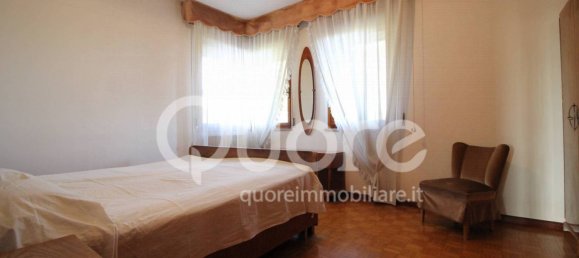 4 bedrooms Villa in Udine, Italy No. 121936 5