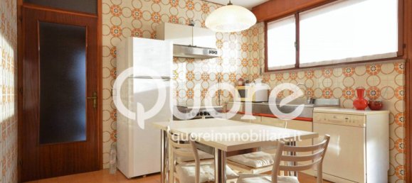 4 bedrooms Villa in Udine, Italy No. 121936 4
