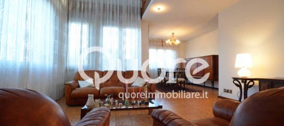 4 bedrooms Villa in Udine, Italy No. 121936 9
