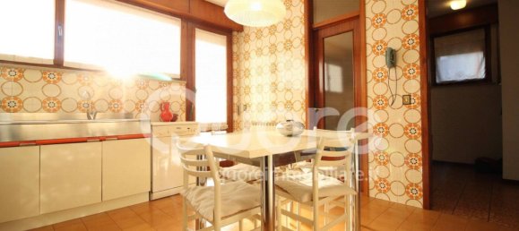 4 bedrooms Villa in Udine, Italy No. 121936 2
