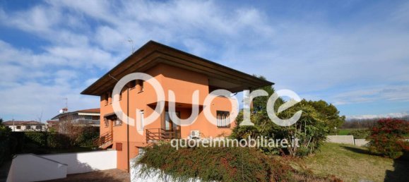 4 bedrooms Villa in Udine, Italy No. 121936 19