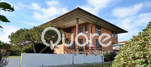 4 bedrooms Villa in Udine, Italy No. 121936 20