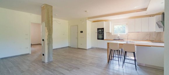 Вилла с 3 спальнями в Бернеццо, Италия № 287010 2