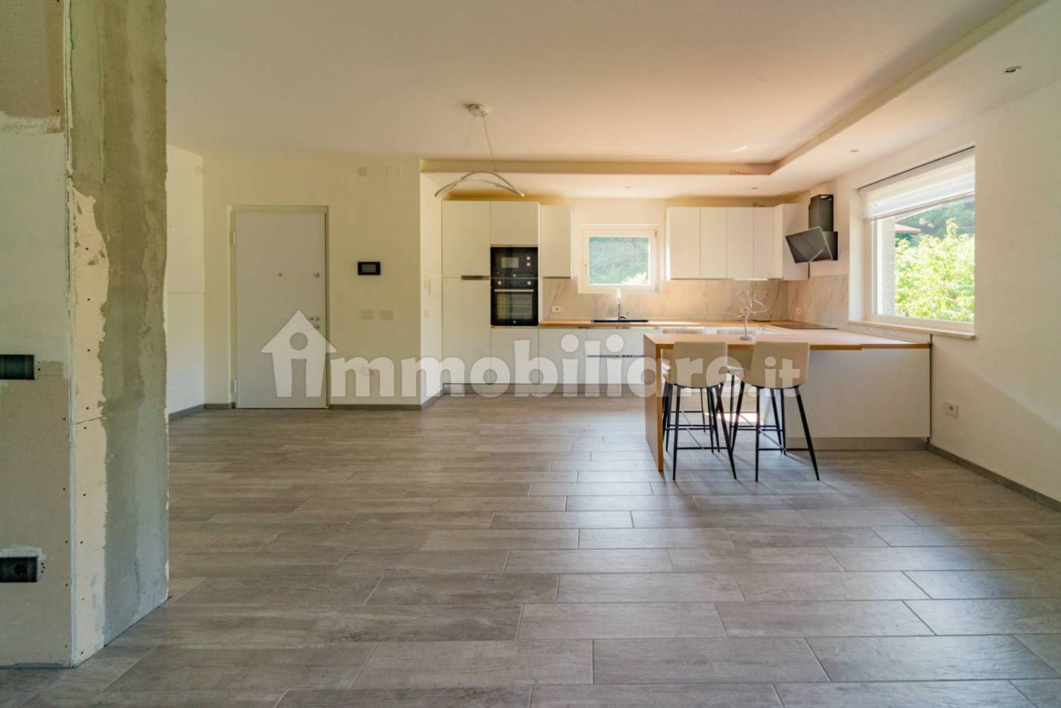 Вилла с 3 спальнями в Бернеццо, Италия № 287010