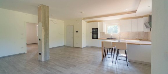 Вилла с 3 спальнями в Бернеццо, Италия № 287010 7