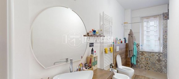 4 rooms Apartment in Rivoli, Italy No. 83154 7